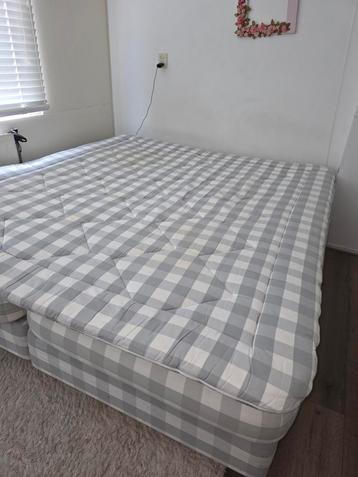 Hästens Tweepersoonsbed beschikbaar voor biedingen