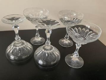 5 kristallen coupes beschikbaar voor biedingen
