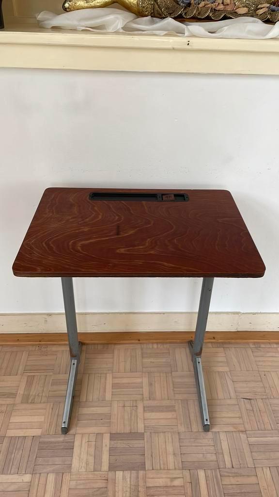 Vintage schooltafeltje, hip,  Tilburg, Kinderen en Baby's, Kinderkamer | Tafels en Stoelen, Gebruikt, Stoel(en), Ophalen of Verzenden