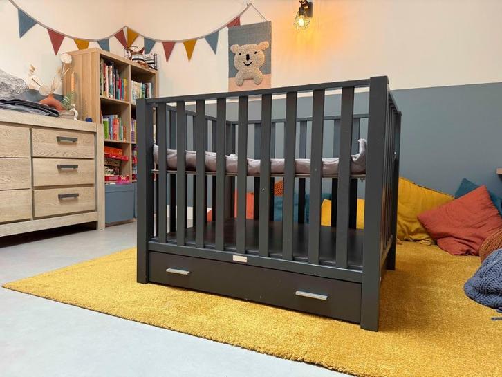 Bopito 'Brent' Box met lade & Jollein boxkleed, Kinderen en Baby's, Boxen, Gebruikt, Rechthoekig, In hoogte verstelbaar, Boxkleed