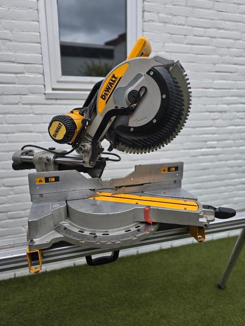 dewalt dws780-qs groot afkortzaag, Doe-het-zelf en Verbouw, Gereedschap | Zaagmachines, Gebruikt, Afkortzaag, 1200 watt of meer