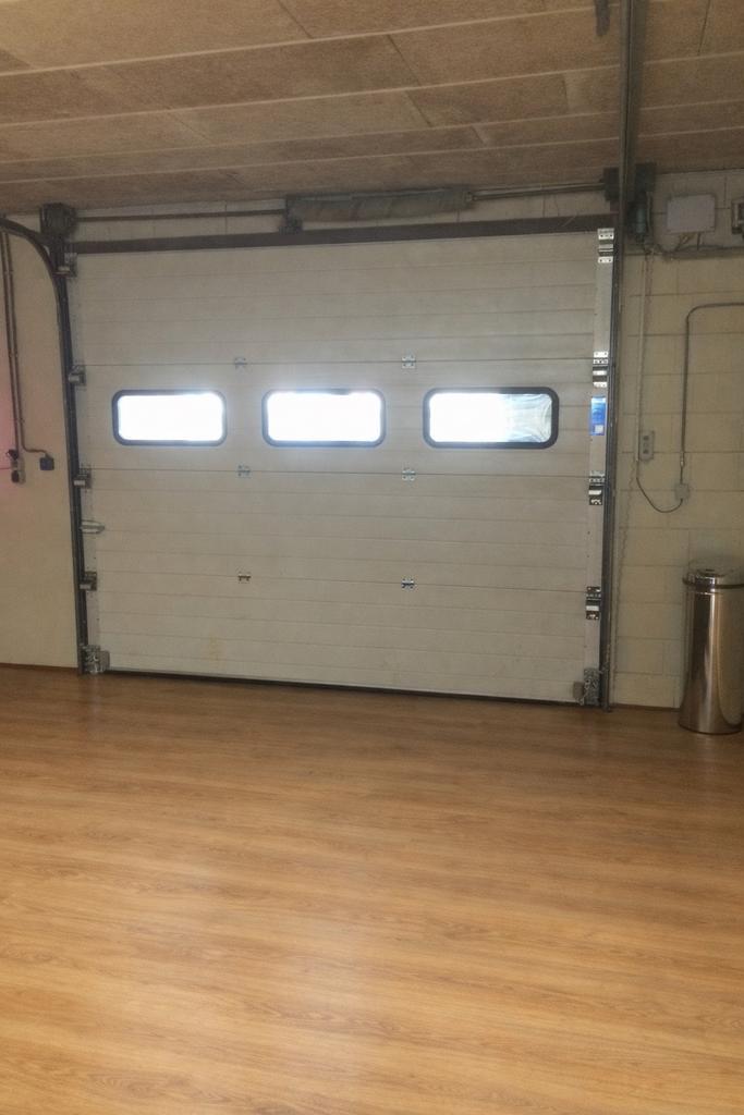 Debo Thermo Sectionaal Garagedeur 3000x2340 Elektrisch, Doe-het-zelf en Verbouw, Deuren en Horren, Gebruikt, Garagedeur, 215 cm of meer