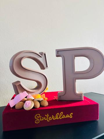 Chocolade letter 3d geprint beschikbaar voor biedingen