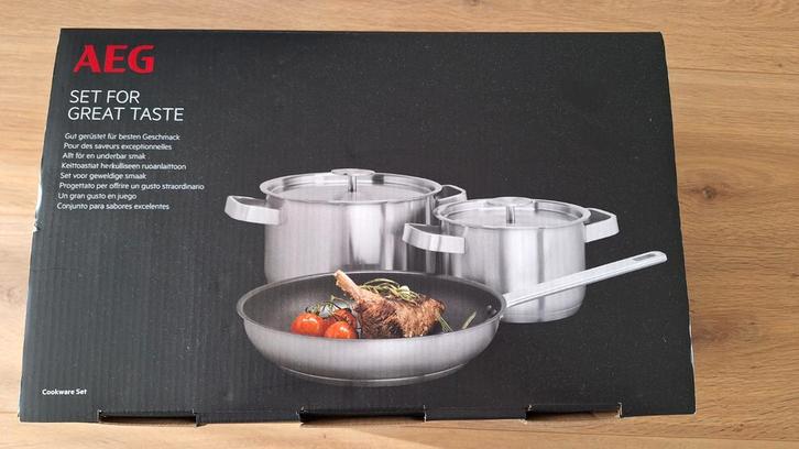 AEG Pannenset (3-delig) - Nieuw! Twv 186,-, Huis en Inrichting, Keuken | Potten en Pannen, Nieuw, Pannenset, Rvs, Inductieplaat
