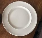 Wedgwood windsor onderbord/pizzabord/schaal 31cm parel rand, Huis en Inrichting, Keuken | Servies, Ophalen of Verzenden, Zo goed als nieuw