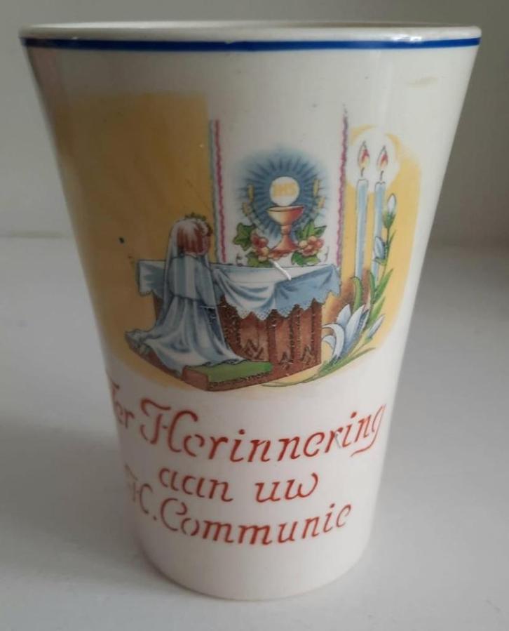 Beker uitgegeven ter herinnering aan uw H.Communie, Antiek en Kunst, Antiek | Keramiek en Aardewerk, Ophalen of Verzenden