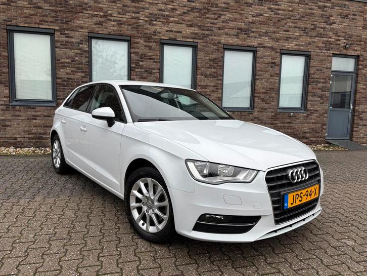 Audi A3 Sportback 1.2 TFSI Wit 5DRS 2013 Airco PDC Bleutooth, Auto's, Audi, Bedrijf, A3, ABS, Adaptieve lichten, Airbags, Airconditioning