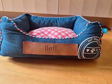 Lief! Lifestyle honden (katten) mand beschikbaar voor biedingen