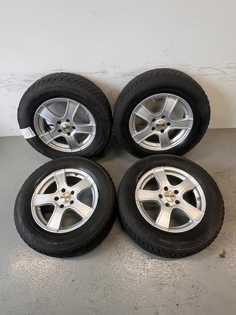 Winterset Nissan Qashqai 5x114.3  Nokian 215/65/16  SET 108, Auto-onderdelen, Banden en Velgen, Banden en Velgen, Winterbanden