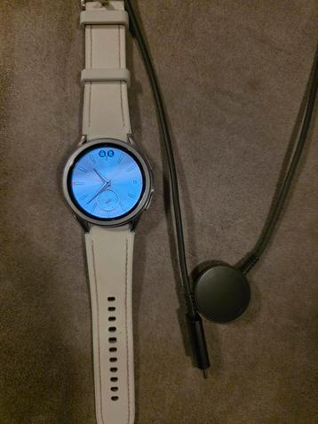 Samsung Galaxy Watch 6 Classic 4G 43mm beschikbaar voor biedingen