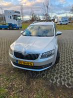 Skoda Octavia 1.2 TSI 77KW Comdi DSG 2015 Grijs, Auto's, Skoda, Euro 5, Stof, 4 cilinders, Xenon verlichting