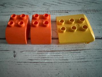 2x oranje 2x2 blokje 1 geel plat 3x2 blokje LEGO DUPLO beschikbaar voor biedingen