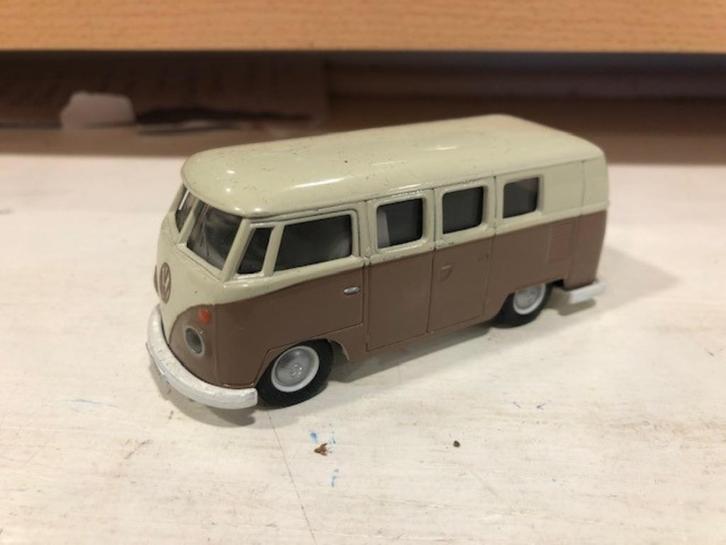 1:43 6 generaties Volkswagen Transporters T1 T2 T3 T4 T5 T7, Hobby en Vrije tijd, Modelauto's | 1:43, Gebruikt, Bus of Vrachtwagen