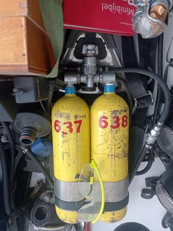 bevelvoerders set brandweer ademlucht beschikbaar voor biedingen