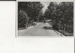 Wijhe Nieuwendijk met bakfiets Foto Wil Abering, Verzamelen, Ansichtkaarten | Nederland, 1940 tot 1960, Ongelopen, Ophalen of Verzenden