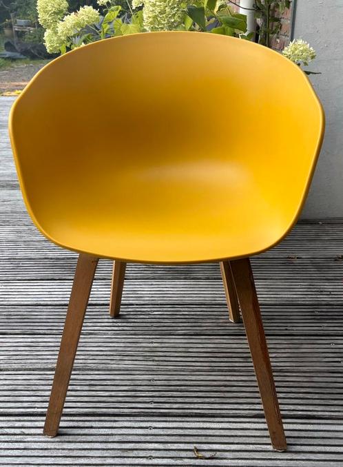 Hay design stoel AAC22 – Geel met eiken poten, Huis en Inrichting, Stoelen, Zo goed als nieuw, Eén, Overige kleuren, Ophalen