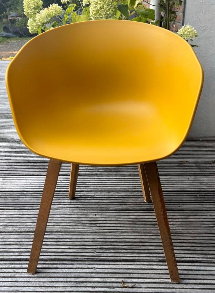 Hay design stoel AAC22 – Geel met eiken poten, Huis en Inrichting, Stoelen, Zo goed als nieuw, Eén, Overige kleuren, Ophalen