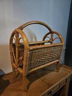Vintage rotan tijdschriftenrek / lectuurbak, Huis en Inrichting, Ophalen, Gebruikt
