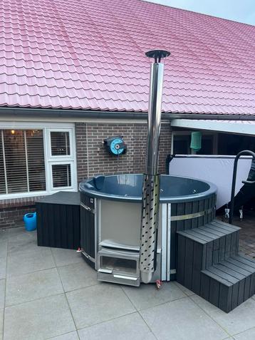 Hottub PREMIUM ACRYL / kunstof WPC / full option / beschikbaar voor biedingen