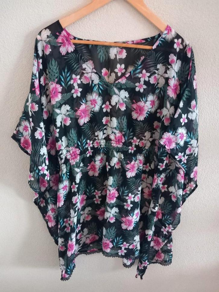 Zomerse Tuniek met Bloemenprint, Kleding | Dames, Blouses en Tunieken, Zo goed als nieuw, Maat 38/40 (M), Zwart, Ophalen of Verzenden