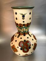 Platelen vaas: plazuid Gouda, PZH, decor Magda, Antiek en Kunst, Antiek | Keramiek en Aardewerk, Ophalen of Verzenden