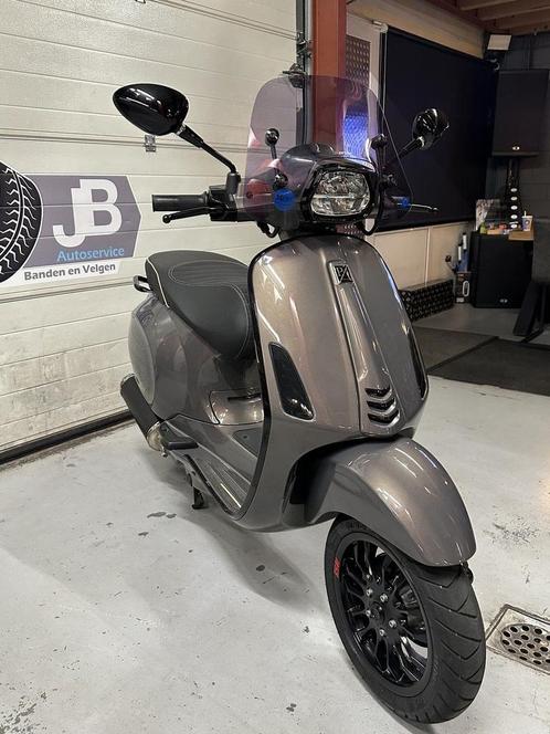 Vespa  Piaggio Sprint iget 80cc Polini 600km!! Special editi, Fietsen en Brommers, Brommers | Vespa