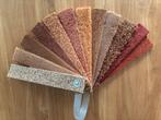 Bunch met staaltjes tapijt vloerbedekking - bruin terra, Huis en Inrichting, Stoffering | Tapijten en Kleden, Minder dan 50 cm