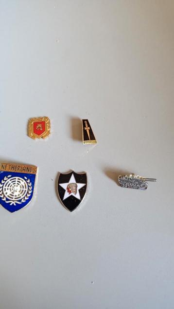 speldjes militaria  beschikbaar voor biedingen