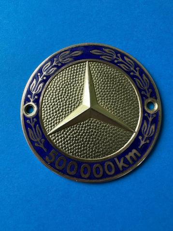 Fraai Mercedes 500.000 km. embleem. Logo oldtimer auto.  beschikbaar voor biedingen