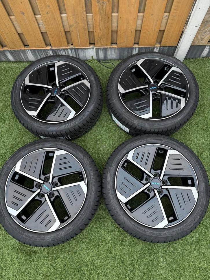NIEUW SET VELGEN 19 INCH + TPMS + GOODYEAR WINTERBANDEN, Auto diversen, Wieldoppen, Nieuw, Ophalen of Verzenden