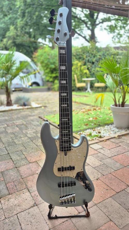 Sire Marcus Miller V7 2nd Gen Alder 5-String Basgitaar, Muziek en Instrumenten, Snaarinstrumenten | Gitaren | Bas, Zo goed als nieuw
