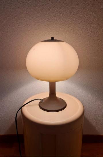 Mushroom beige tafellamp Space Age vintage retro goede staat beschikbaar voor biedingen