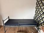 Staal bed grijs met matras waterdicht, Ophalen, Blauw, 190 cm of minder, Zo goed als nieuw