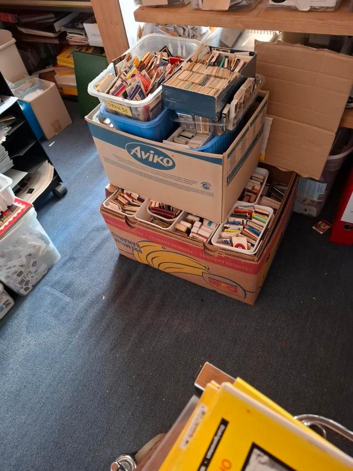 Grote verzameling lucifers, paar duizend stuks, Verzamelen, Rookartikelen, Aanstekers en Luciferdoosjes, Zo goed als nieuw, Luciferdoosjes of -merken