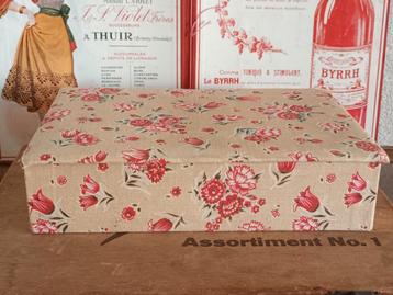 Oude Franse cartonnage doos van France Coffret beschikbaar voor biedingen