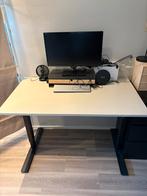 IKEA Trotten zit/sta bureau, Huis en Inrichting, Bureaus, Ophalen, In hoogte verstelbaar, Zo goed als nieuw, Bureau
