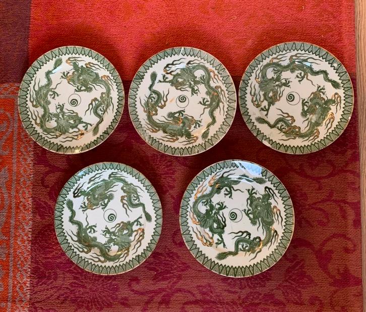 5 antieke bordjes met draken groen en goud Japan, Antiek en Kunst, Antiek | Porselein, Ophalen of Verzenden