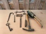 Antiek Gereedschap Collectie in Blauwe Kist, Antiek en Kunst, Antiek | Gereedschap en Instrumenten, Ophalen of Verzenden