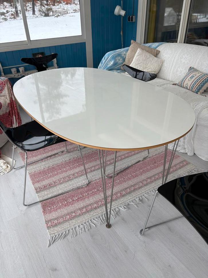 Design Eettafel fritz hansen, Huis en Inrichting, Tafels | Eettafels, Zo goed als nieuw, 100 tot 150 cm, 150 tot 200 cm, Vier personen