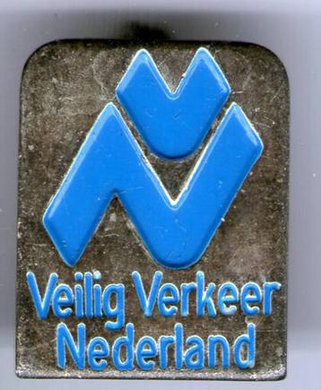 Veilig Verkeer Nederland VVN zilverkleurig broche ( X_082 ) beschikbaar voor biedingen
