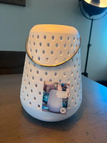 Nieuwe LED Lantaarn - Warm Wit - 26x20cm beschikbaar voor biedingen