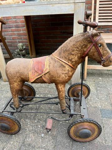 Antiek paard met trapmechaniek 1929 zeer zeldzaam beschikbaar voor biedingen