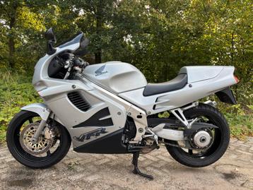 Honda VFR 750 F 1995 48457 km beschikbaar voor biedingen