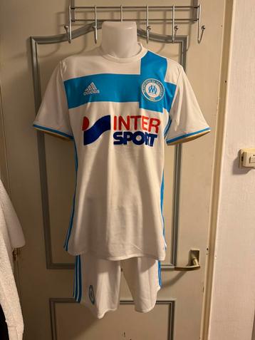 MARSEILLE THUISSHIRT 2016/17 met broekje maat s uniek beschikbaar voor biedingen