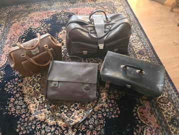 Dokters tas, loodgieters tas, schooltas en reistas = €30,-  beschikbaar voor biedingen