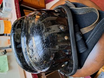 Brandweer helm  beschikbaar voor biedingen
