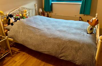 Tweepersoonsbed crème kleur in Barok style - 140x200 cm beschikbaar voor biedingen