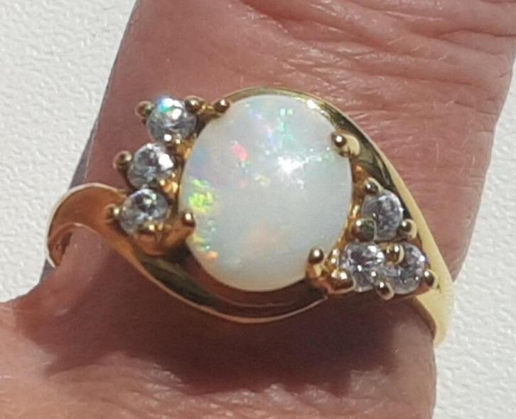 Mooie gouden ring met opaal 8 karaats, Sieraden, Tassen en Uiterlijk, Ringen, Zo goed als nieuw, Dame, 19 tot 20, Goud, Goud, Met edelsteen
