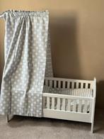 Handgemaakte houten poppen bedje / spijltjes ledikantje, Kinderen en Baby's, Speelgoed | Poppen, Ophalen, Zo goed als nieuw, Babypop