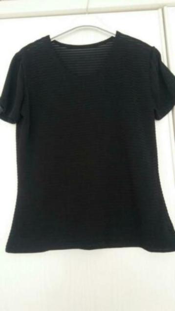 Shirt zwart licht transparant maat L valt klein beschikbaar voor biedingen